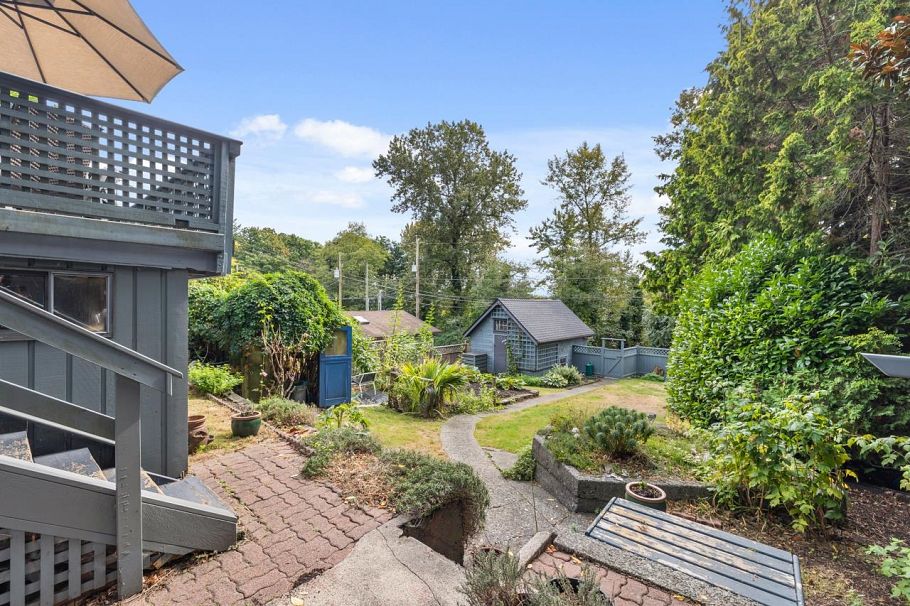 723 E 4th Street North Vancouver, BC - 37