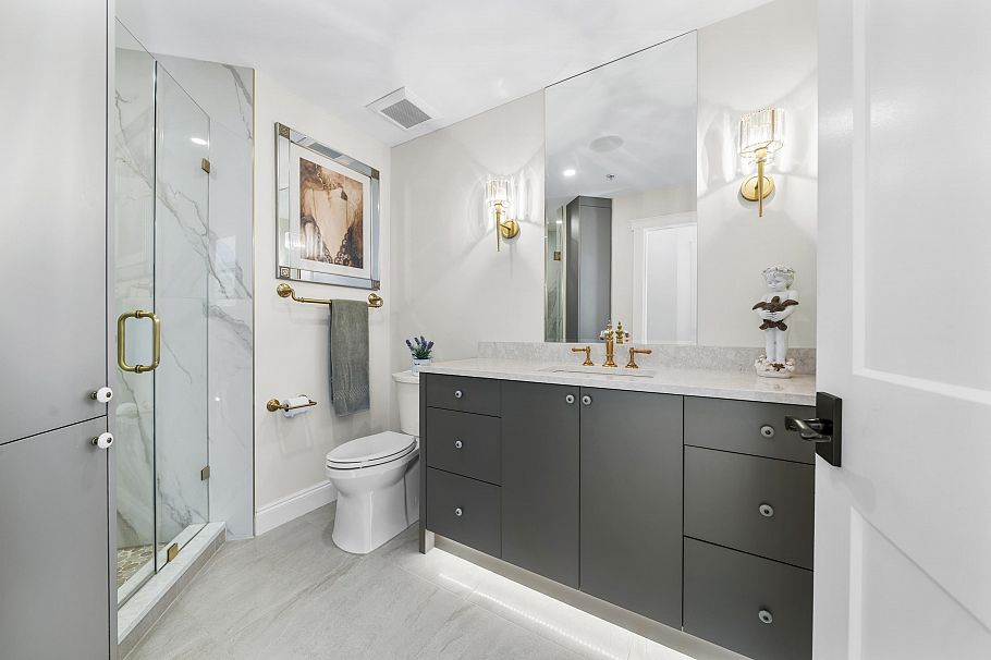 112 3600 Windcrest Drive North Vancouver, BC - 27