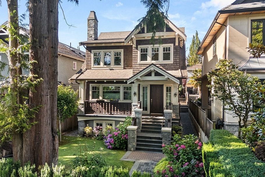 2967 W 43rd Avenue Vancouver, BC - 1