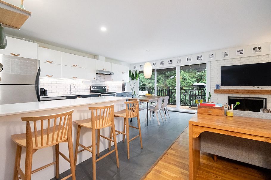 412 555 W 28 Street North Vancouver, BC - 4