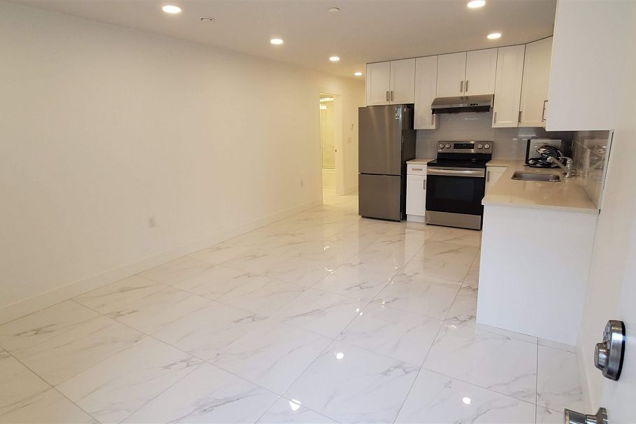 Lower 1XX W 43 AVENUE, Vancouver BC V5Y 2T7 Vancouver, BC - 3