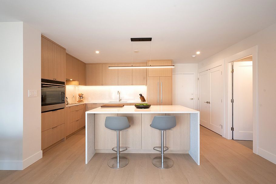 902 1860 Robson Street Vancouver, BC - 4