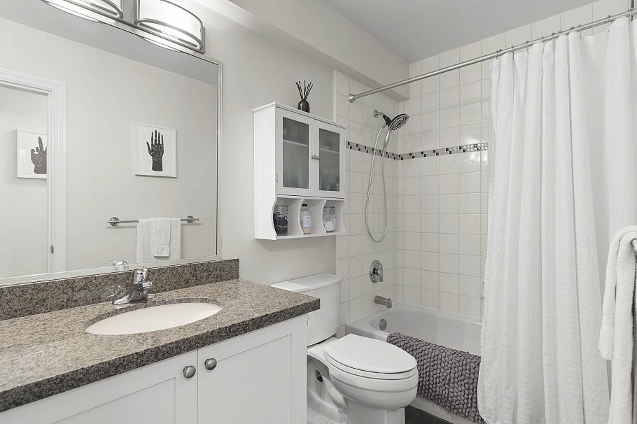 302 1550 Barclay Street Vancouver, BC - 23