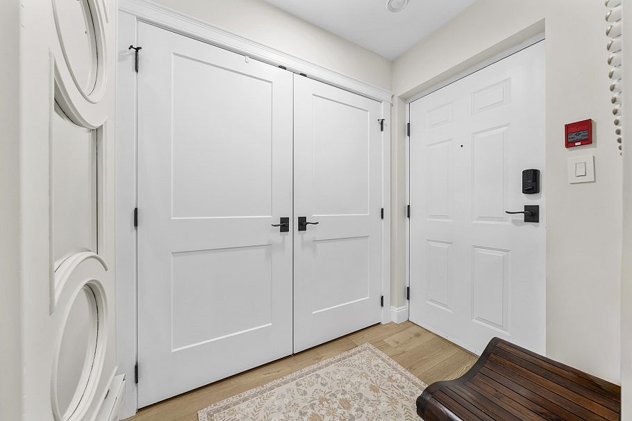 112 3600 Windcrest Drive North Vancouver, BC - 34