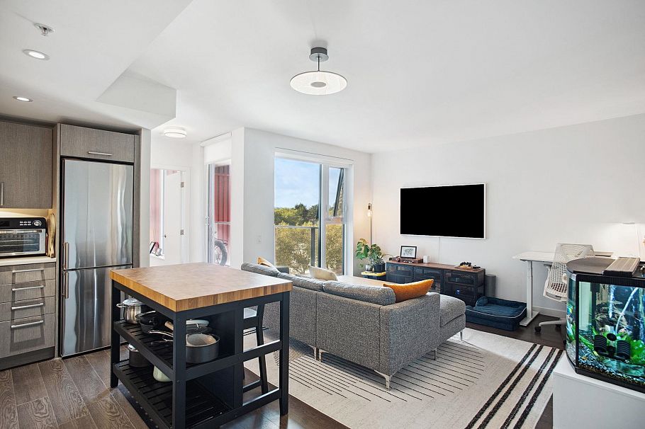 501 983 E Hastings Street Vancouver, BC - 2