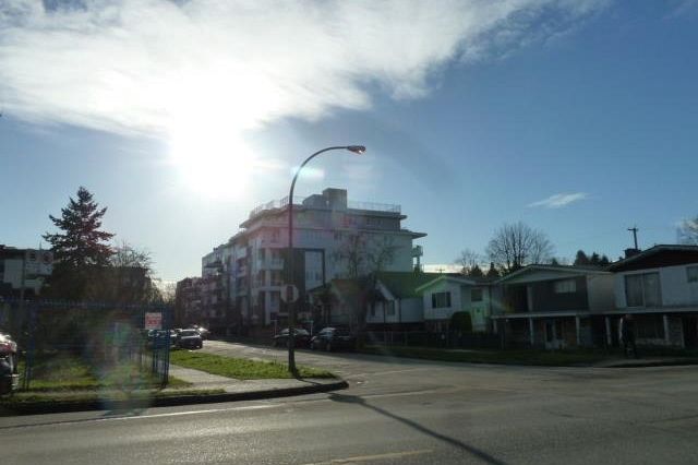 4955 Quebec Street Vancouver, BC - 3