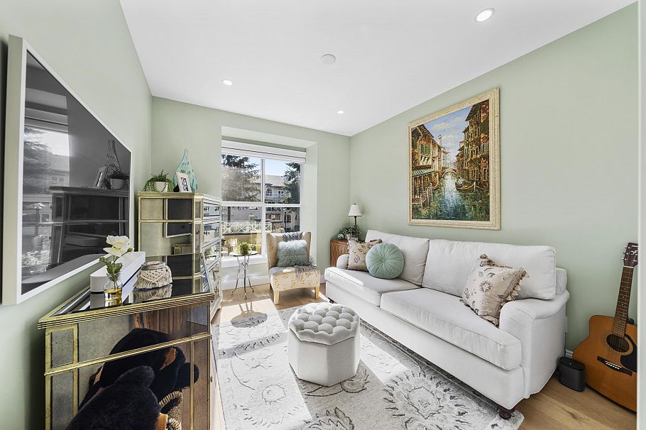 112 3600 Windcrest Drive North Vancouver, BC - 29