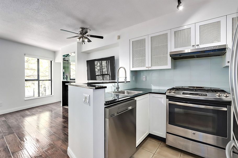 201 55 ALEXANDER, Vancouver BC V6A 1B2 Vancouver, BC - 5