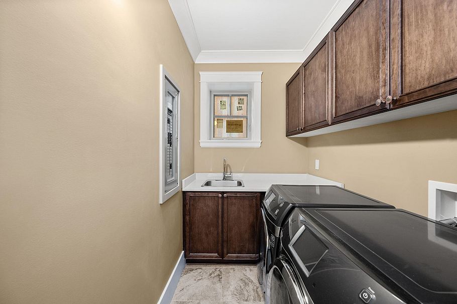 2967 W 43rd Avenue Vancouver, BC - 37