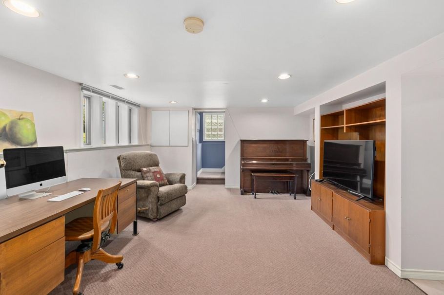 723 E 4th Street North Vancouver, BC - 30