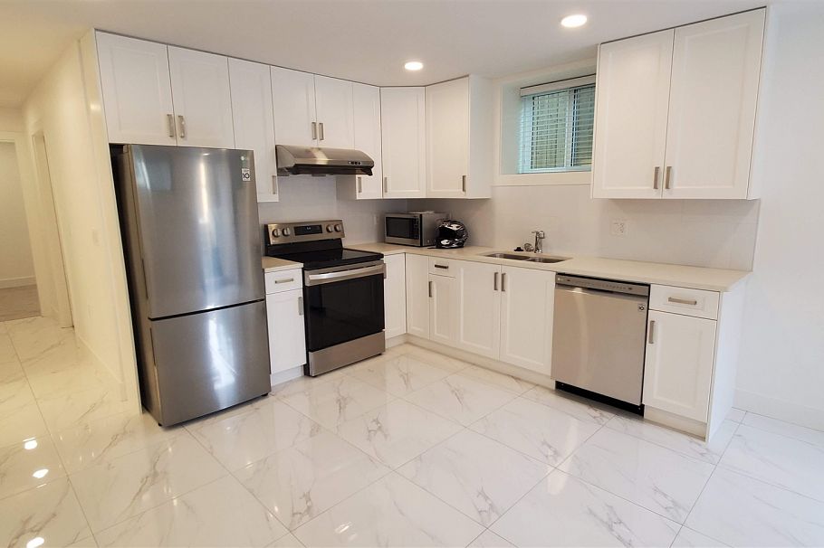 Lower 1XX W 43 AVENUE, Vancouver BC V5Y 2T7 Vancouver, BC - 4