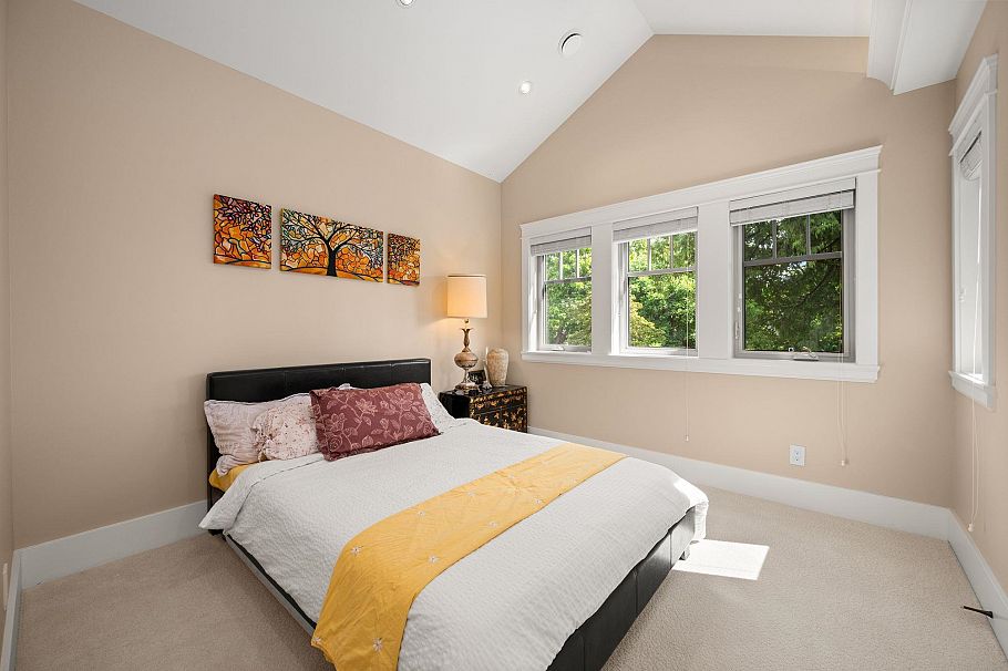 2967 W 43rd Avenue Vancouver, BC - 30