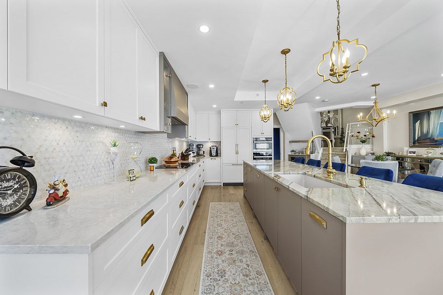 112 3600 Windcrest Drive North Vancouver, BC - 12