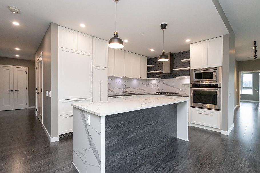 403 3911 CATES LANDING, North Vancouver BC V7G 0A6 North Vancouver, BC - 3