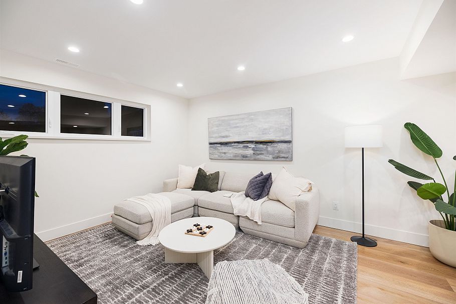 2654 Masefield Road North Vancouver, BC - 28