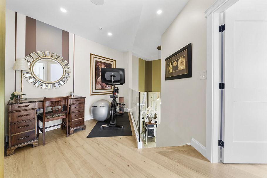 112 3600 Windcrest Drive North Vancouver, BC - 22