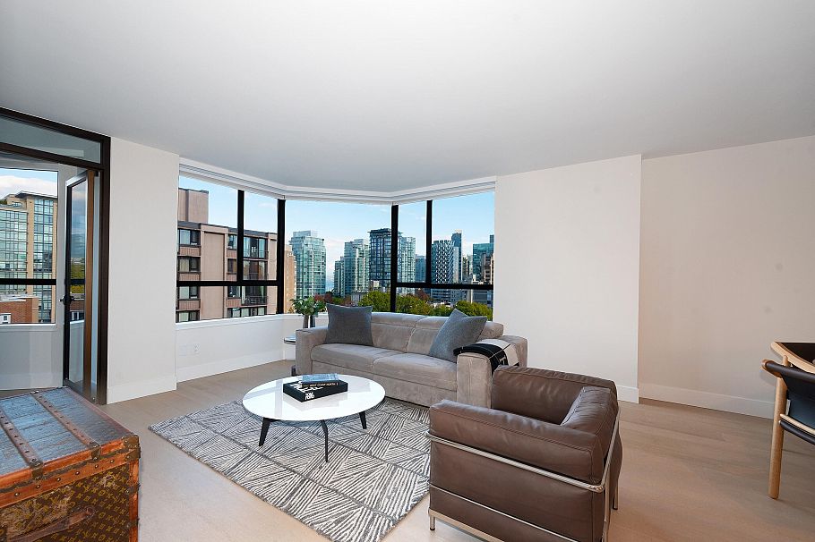 902 1860 Robson Street Vancouver, BC - 11