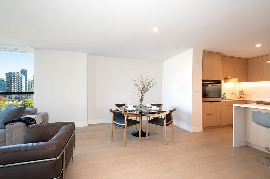 902 1860 Robson Street Vancouver, BC - 12