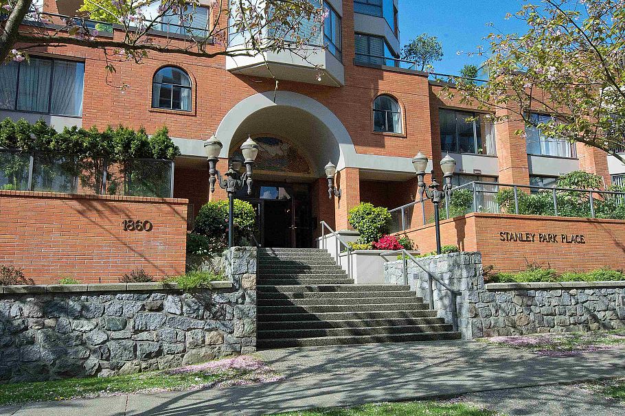 902 1860 Robson Street Vancouver, BC - 32