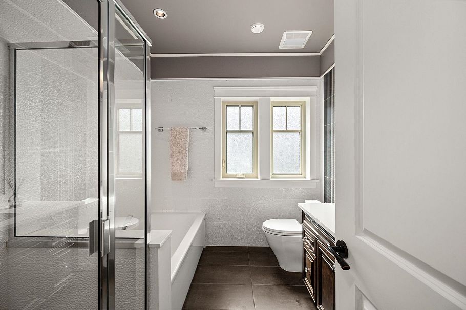 2967 W 43rd Avenue Vancouver, BC - 34