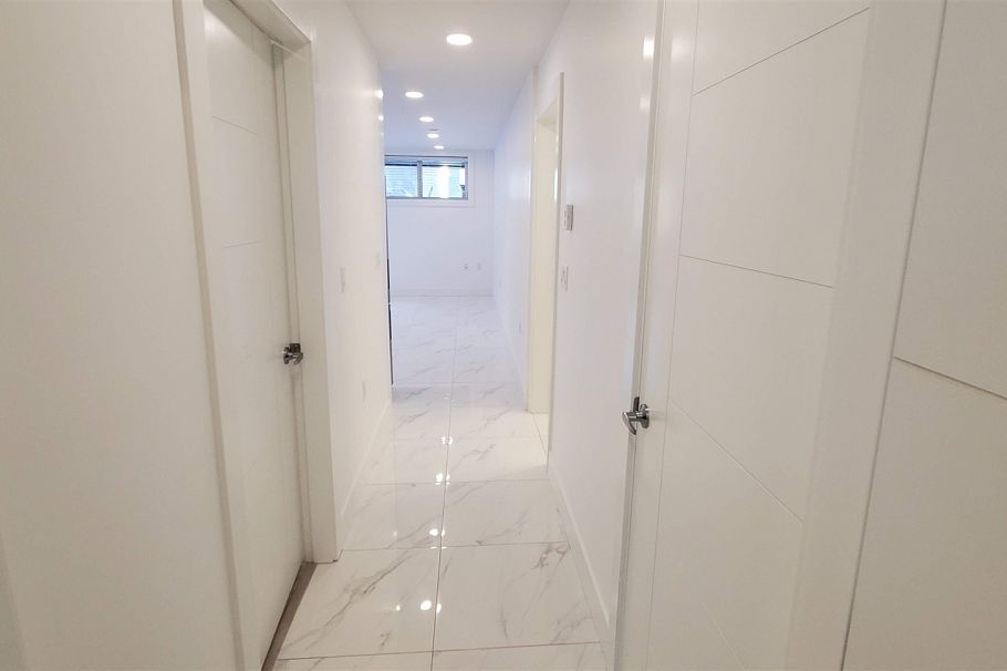 Lower 1XX W 43 AVENUE, Vancouver BC V5Y 2T7 Vancouver, BC - 22