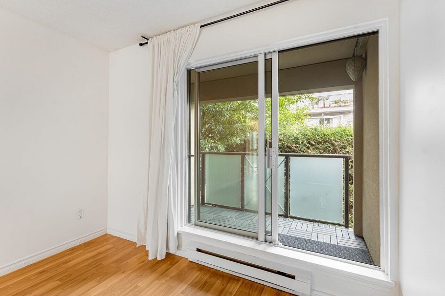 216 140 E 4th Street North Vancouver, BC - 16