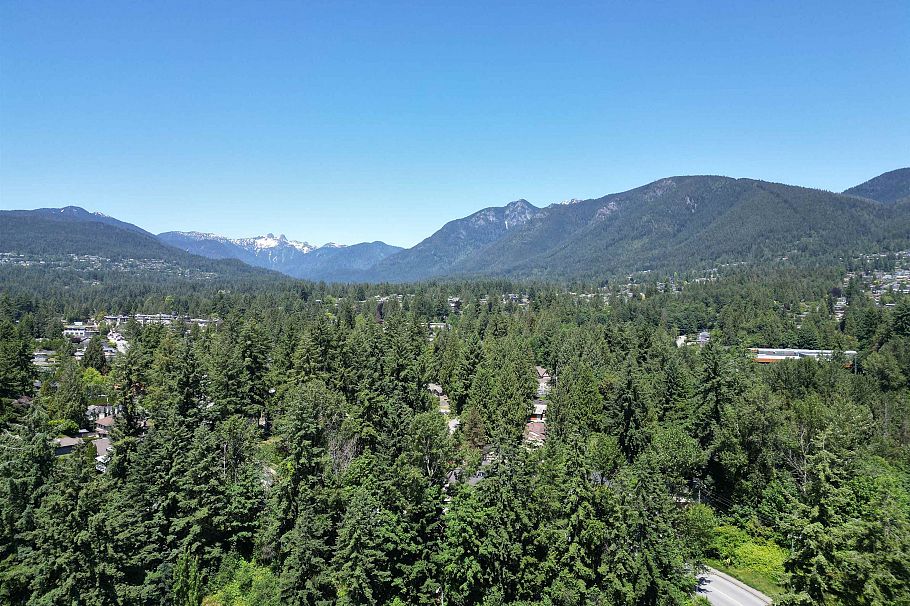 11 2425 Edgemont Boulevard North Vancouver, BC - 38