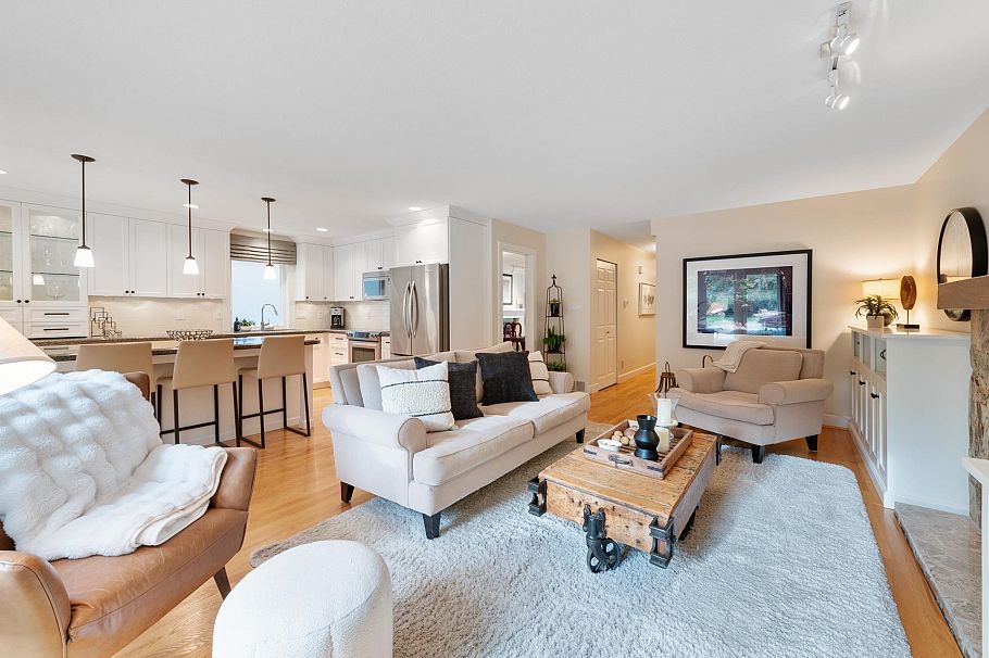 997 Canyon Boulevard North Vancouver, BC - 6