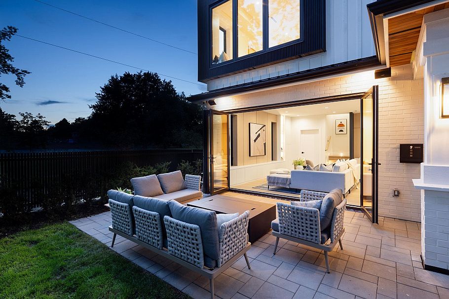 2307 E 3rd Avenue Vancouver, BC - 28