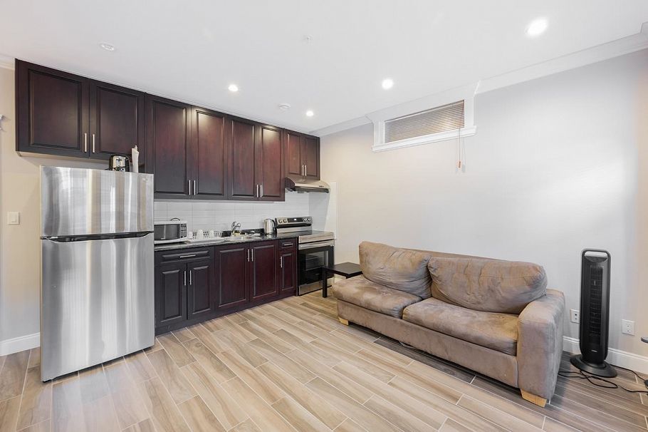 2817 Oliver Crescent Vancouver, BC - 26