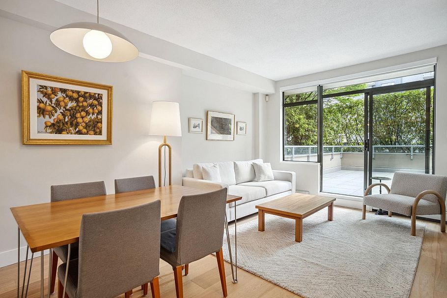 100 1688 Robson Street Vancouver, BC - 1