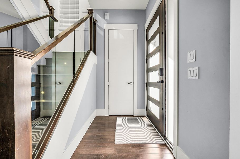 7380 Ontario Street Vancouver, BC - 2