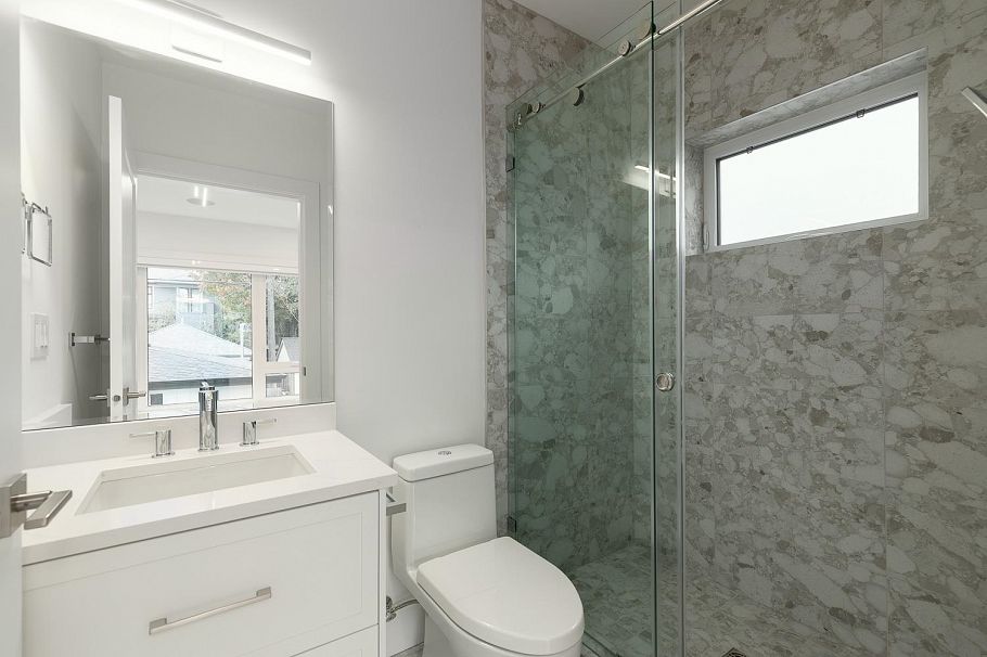 3075 Courtenay Street Vancouver, BC - 20