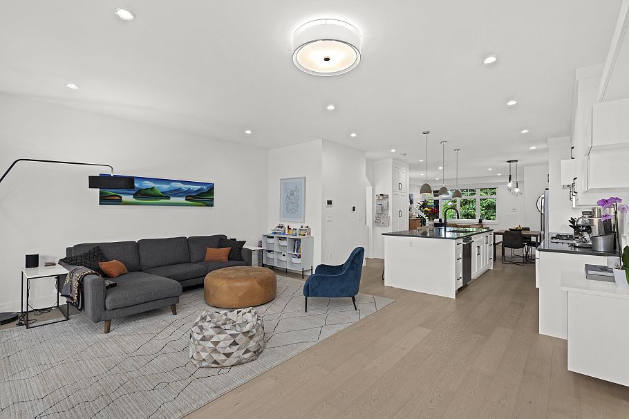 340 E 12th Street North Vancouver, BC - 14