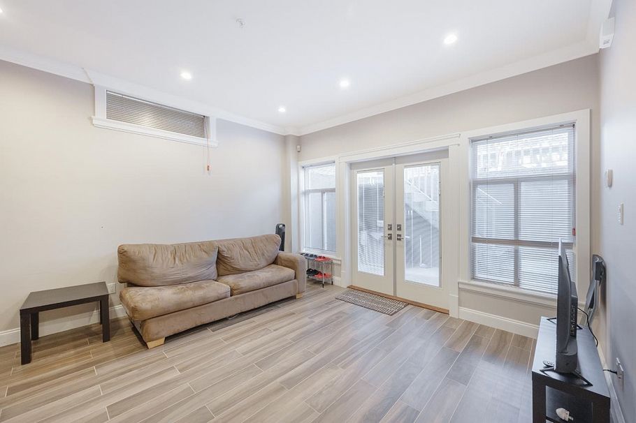 2817 Oliver Crescent Vancouver, BC - 25