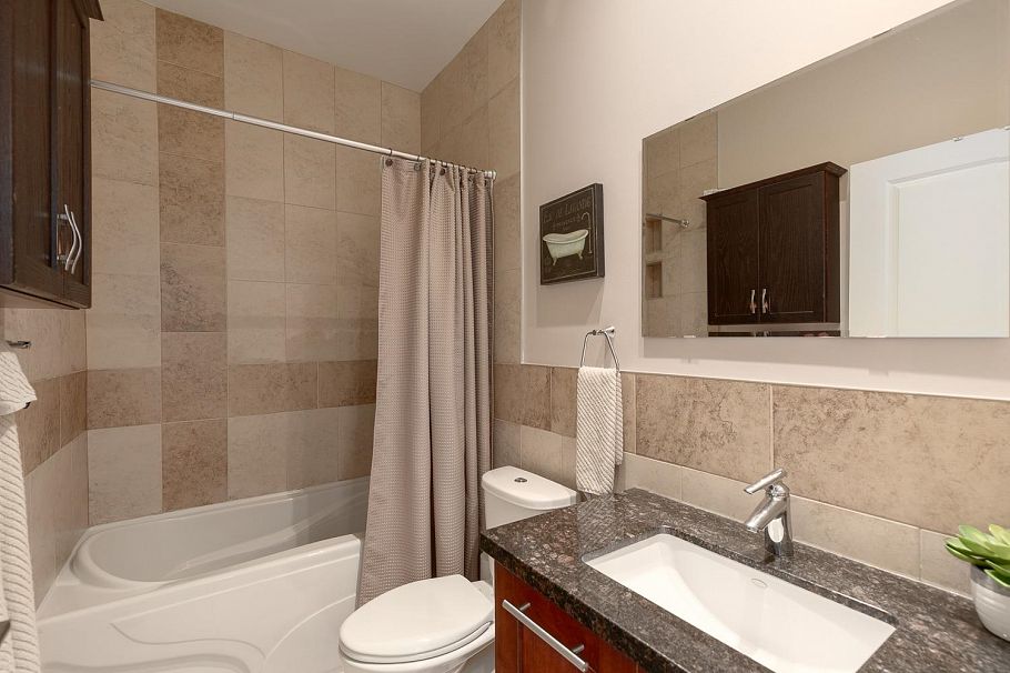 3681 Henderson Avenue North Vancouver, BC - 34