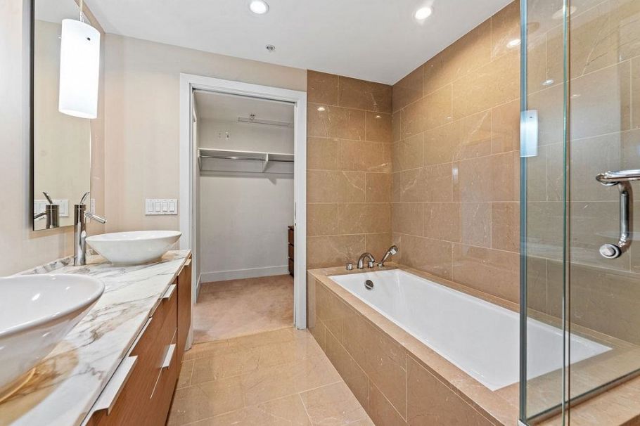 2505 1111 Alberni Street Vancouver, BC - 22