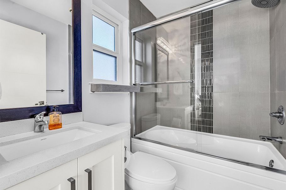 7380 Ontario Street Vancouver, BC - 27