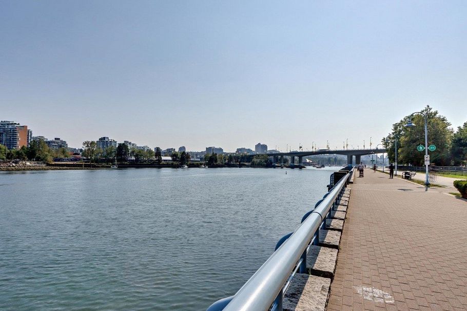 2701 8 Smithe Mews Vancouver, BC - 29