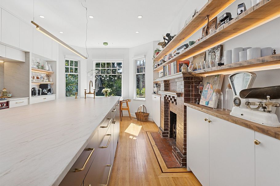 2615 W 2nd Avenue Vancouver, BC - 7