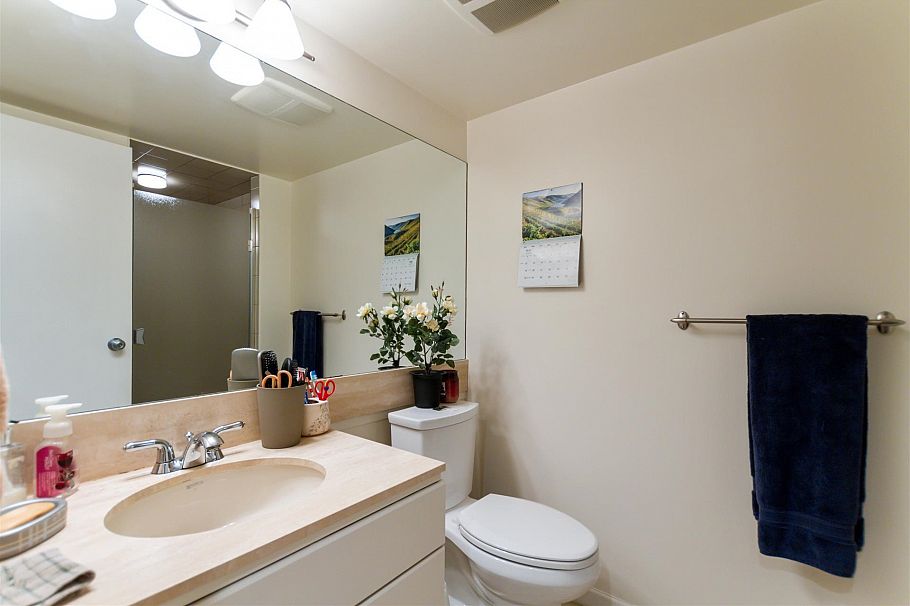 10 1425 Lamey's Mill Road Vancouver, BC - 17