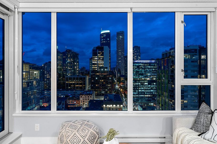 2101 1001 Richards Street Vancouver, BC - 1