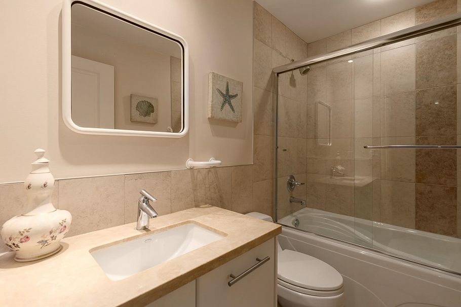 3681 Henderson Avenue North Vancouver, BC - 27