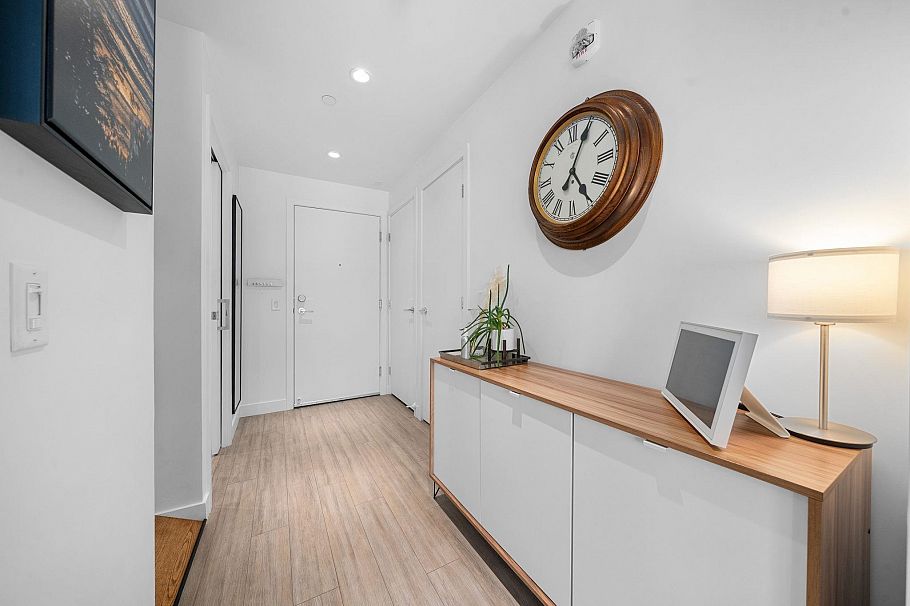 413 747 E 3rd Street North Vancouver, BC - 37