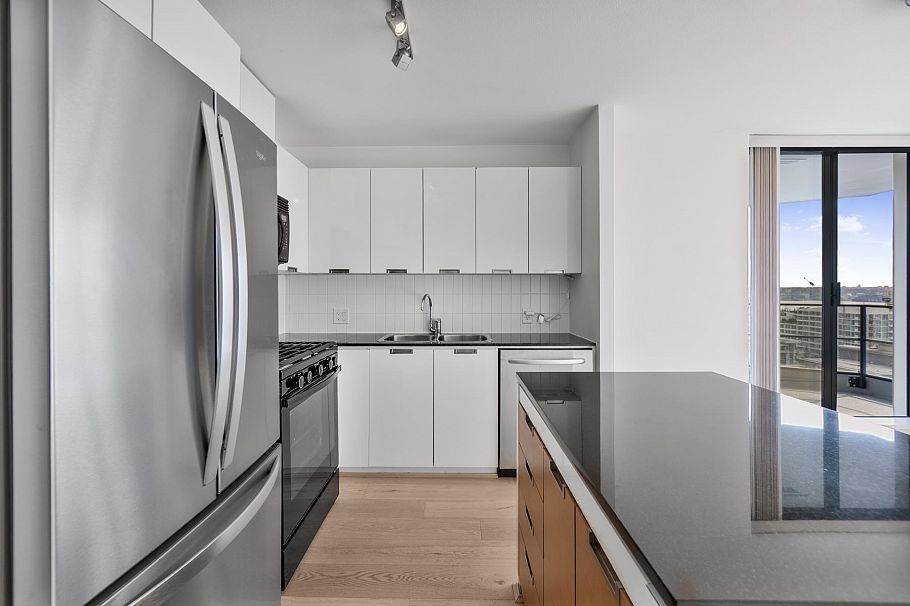 1301 151 W 2nd Street North Vancouver, BC - 29