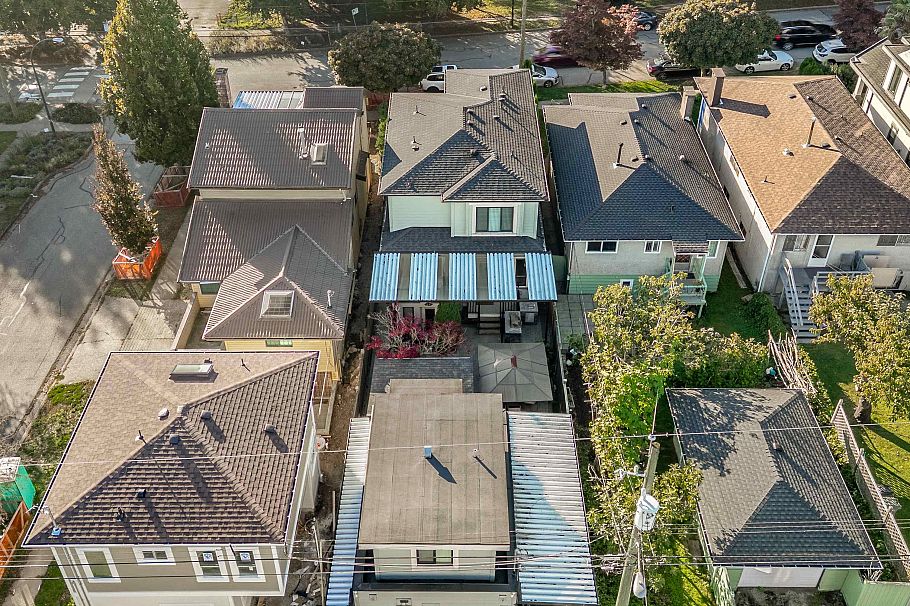 7380 Ontario Street Vancouver, BC - 37