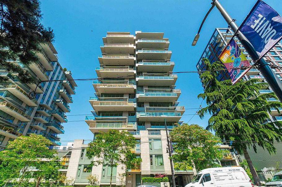 905 1365 Davie Street Vancouver, BC - 3