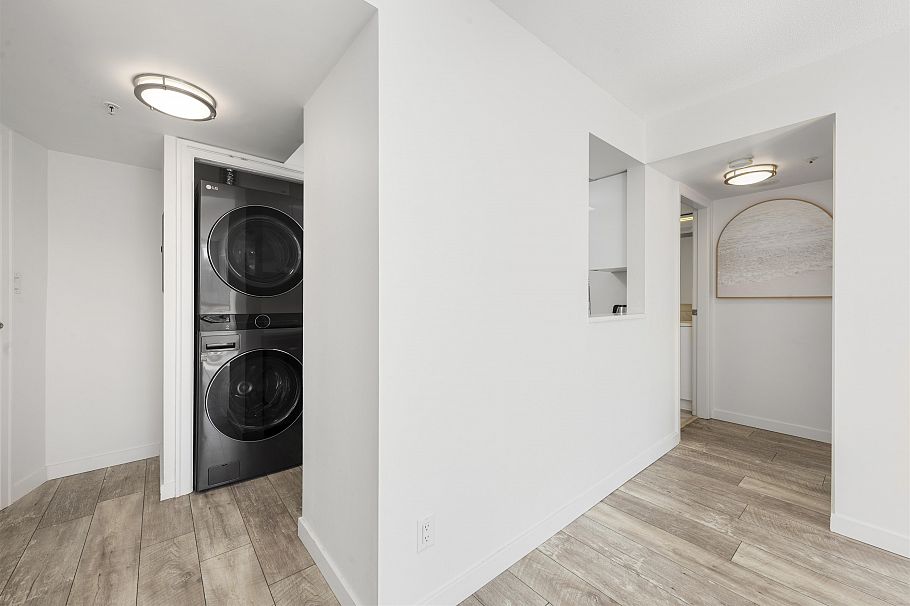 1401 811 Helmcken Street Vancouver, BC - 18