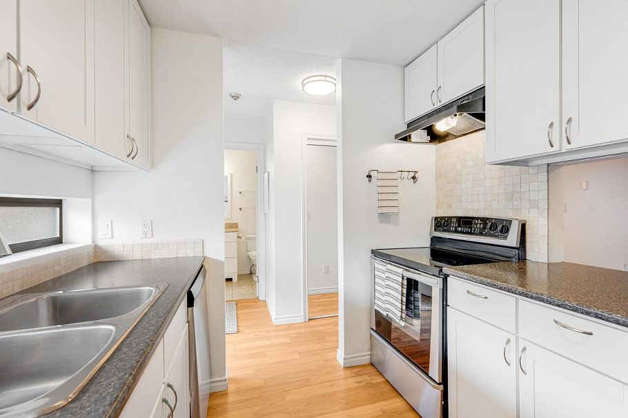 216 140 E 4th Street North Vancouver, BC - 5