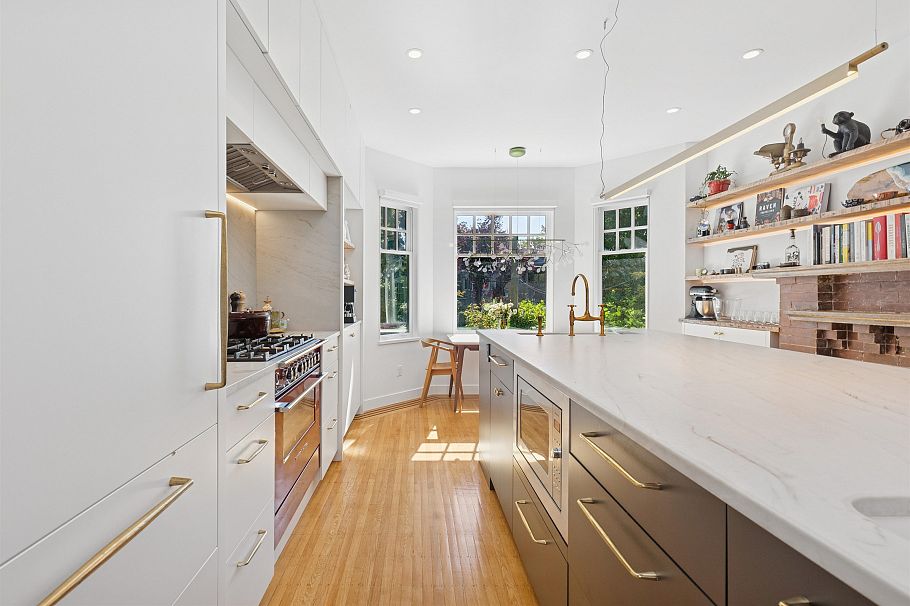 2615 W 2nd Avenue Vancouver, BC - 6